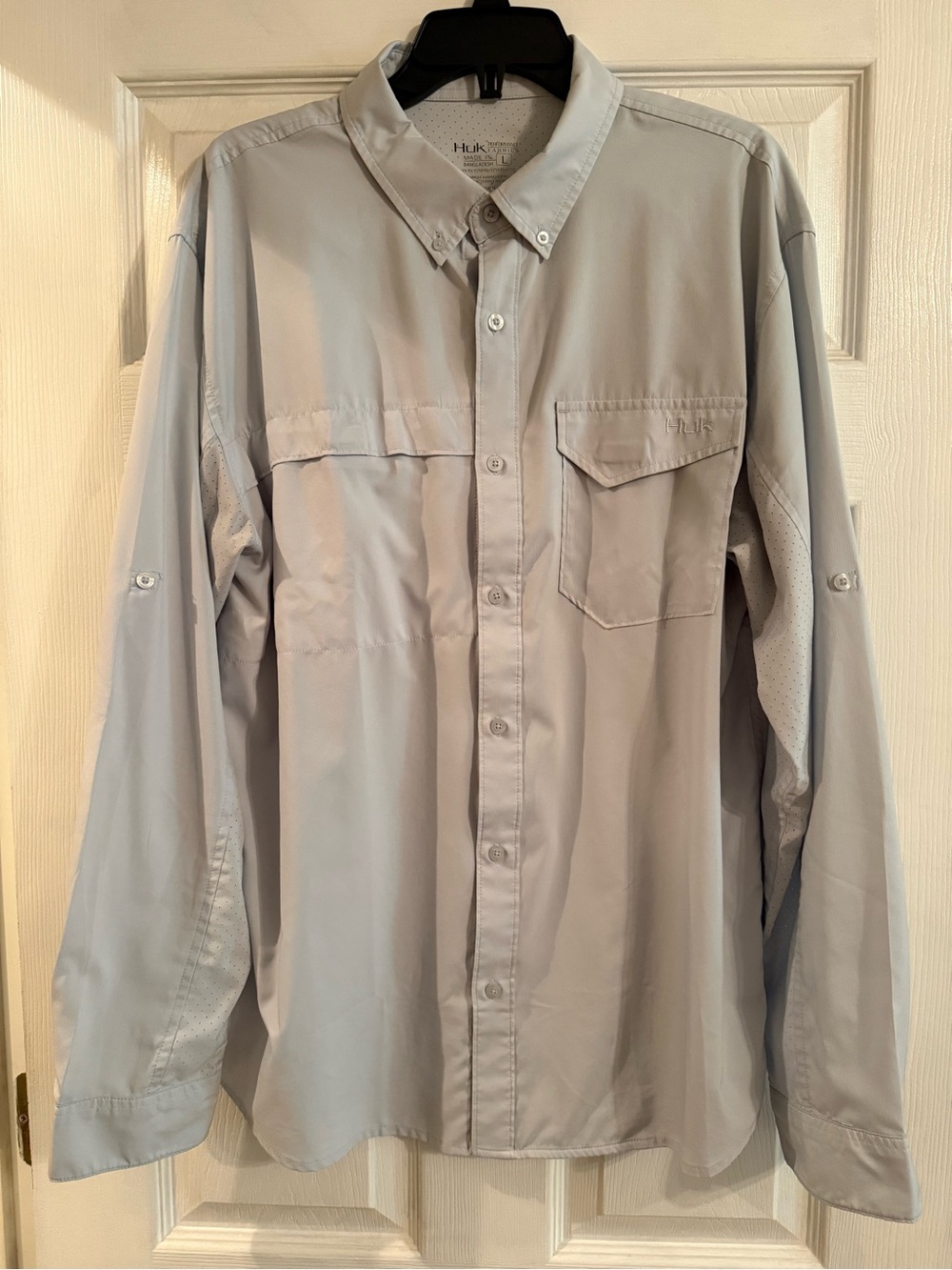 Huk Men’s Light Gray Button-Down Casual Shirt